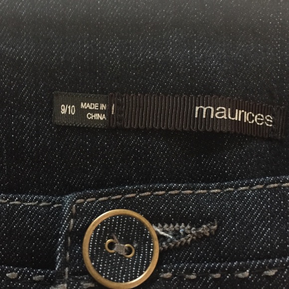 NWT Maurices Cuffed Denim Shorts Size 9/10 - Picture 3 of 4